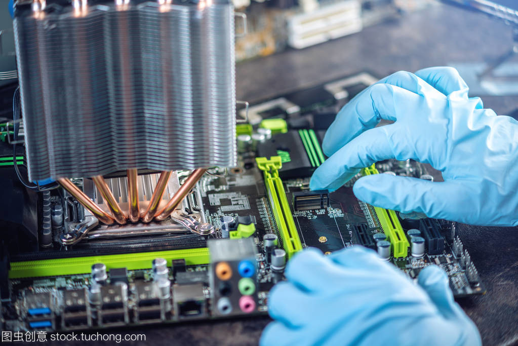 科技維修新紀元 工程師手套計算機在芯片故障檢測中的應用